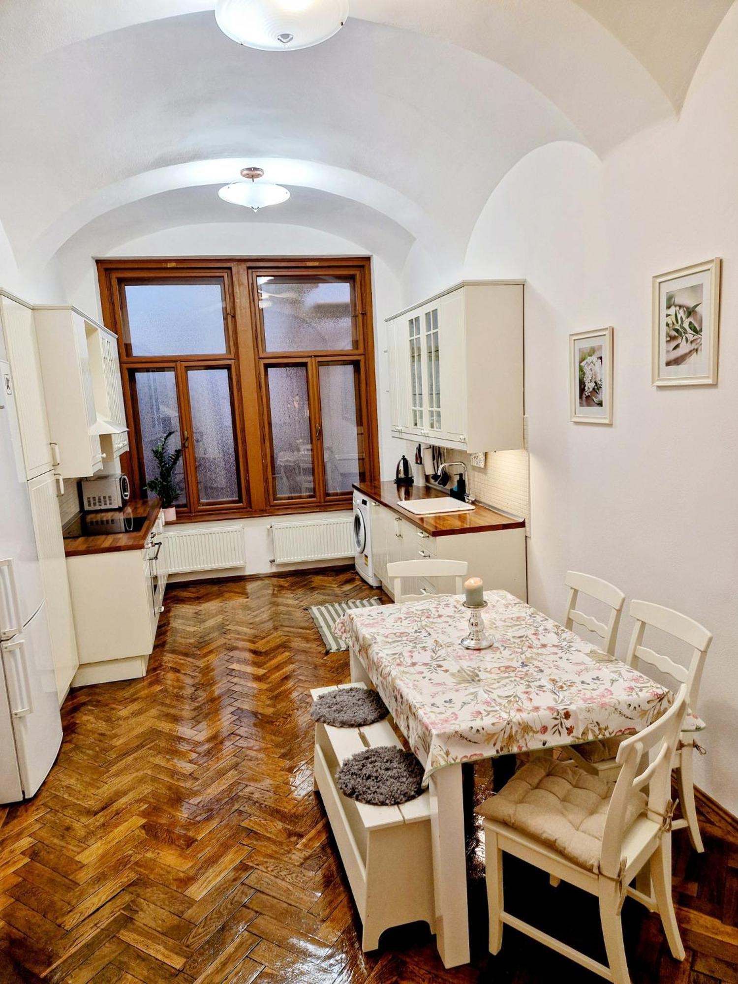 Marina Old Town Apartment Košice Esterno foto